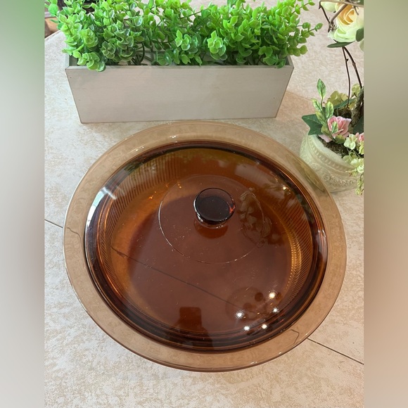 Vintage Pyrex Visions Casserole Baking V-33-B w/ Lid V-33-C in Amber w ribbing - Picture 4 of 13